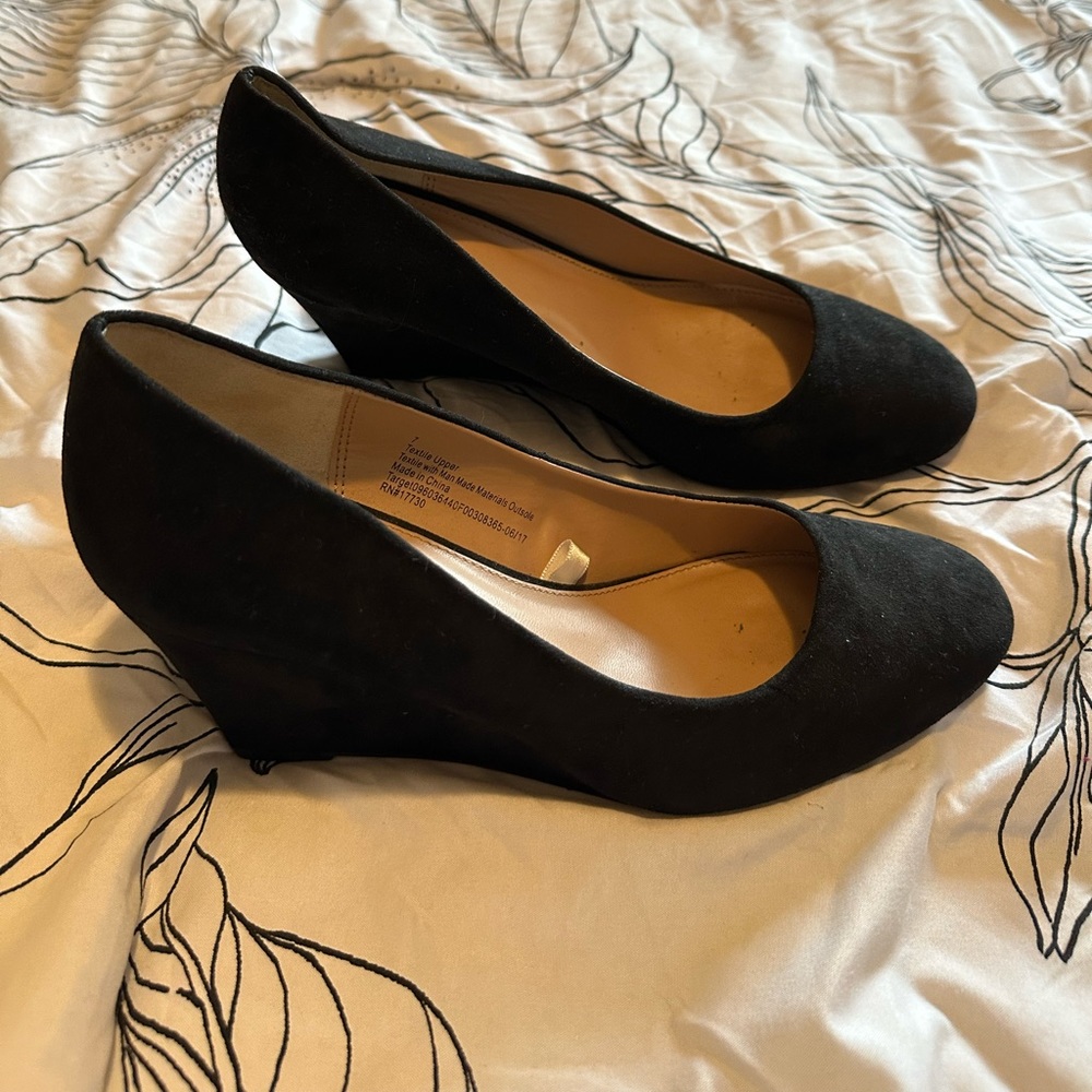 Black high heel shoes